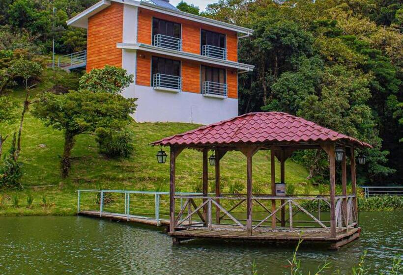 Номер Стандарт с Балконом, Burbi Lake Lodge Monteverde