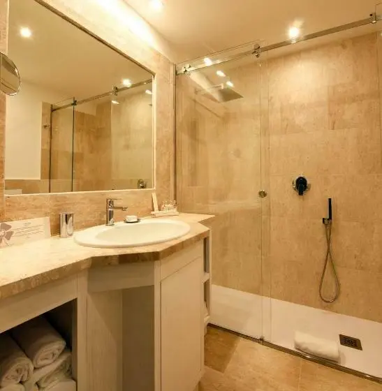 Superior-huone, Grand Hotel Cannigione