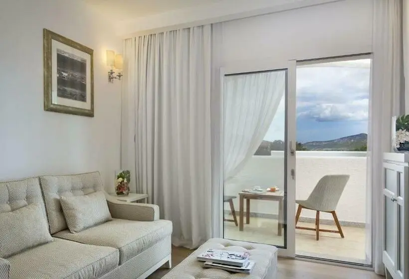 Sviitti Allasnäkymä, Grand Hotel Cannigione