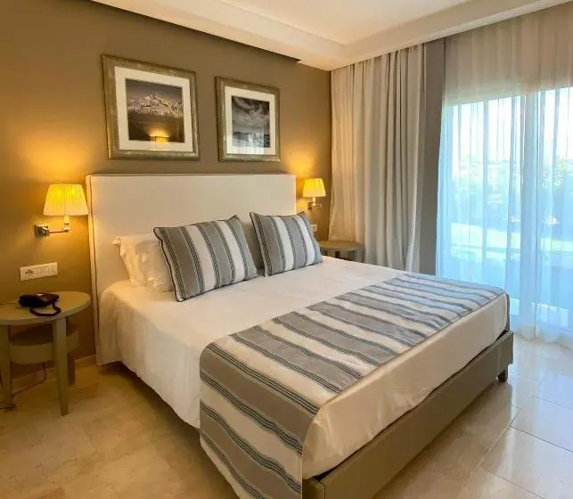 Superior-huone, Grand Hotel Cannigione