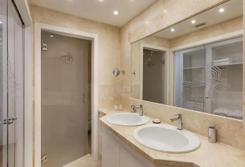 Suite with Terrace, Grand Hotel Cannigione