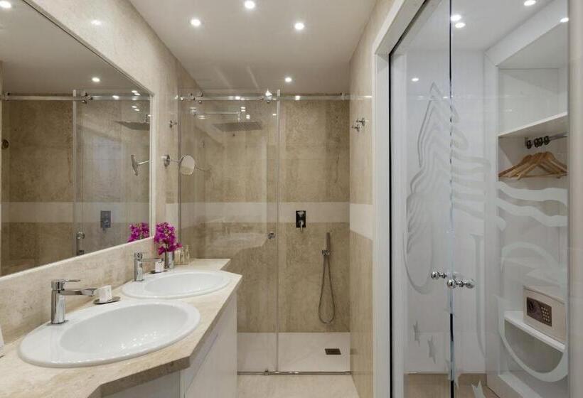 סוויטה עם טרסה, Grand Hotel Cannigione