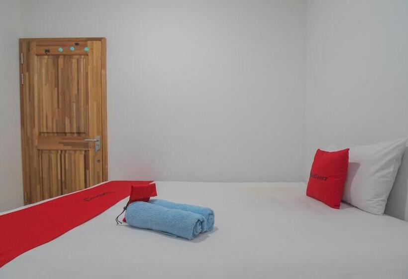 Номер Deluxe, Reddoorz Near Gajah Mada Pontianak