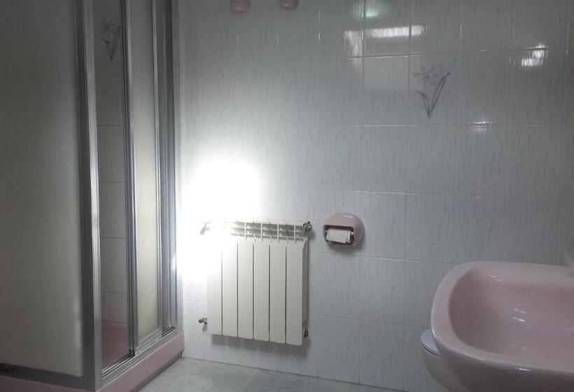 스탠다드 싱글 룸 공동욕실, Pension Paulina