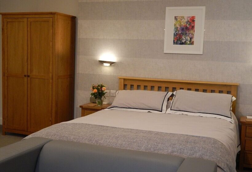 Номер Deluxe, The Saxon Inn