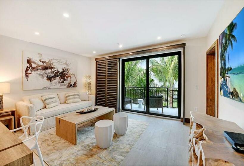 Люкс Вид на Бассейн, Bali Hai Beachfront Resort And Spa