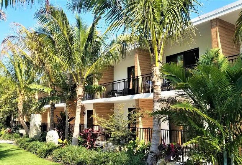 Люкс Вид на Бассейн, Bali Hai Beachfront Resort And Spa