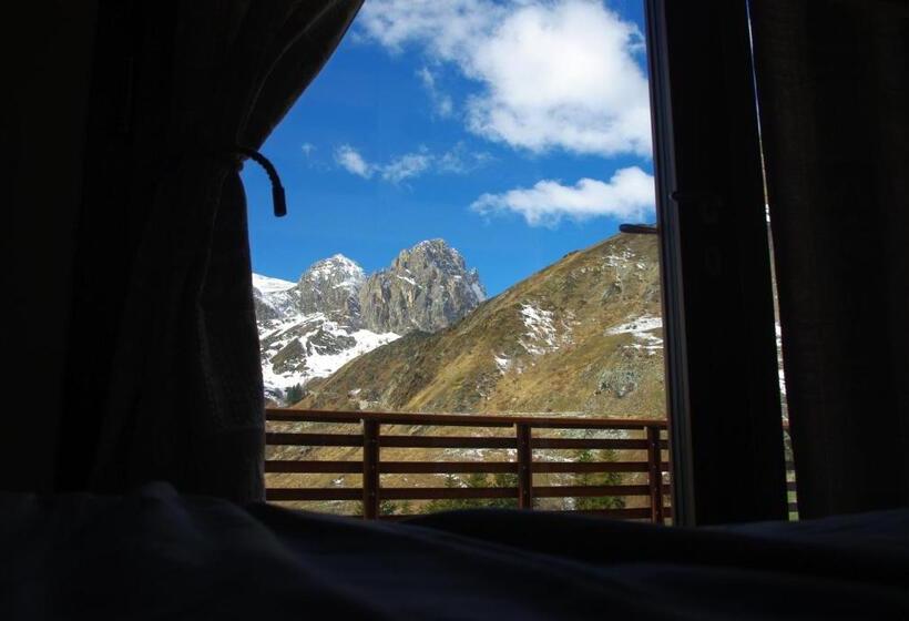 غرفة قياسية مطلة على الجبل, Rifugio Maraman