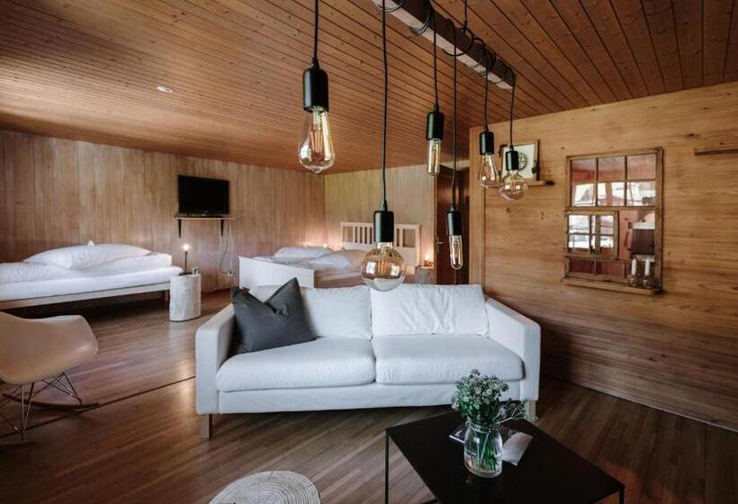 标准三人间, Wildstrubel Lodge