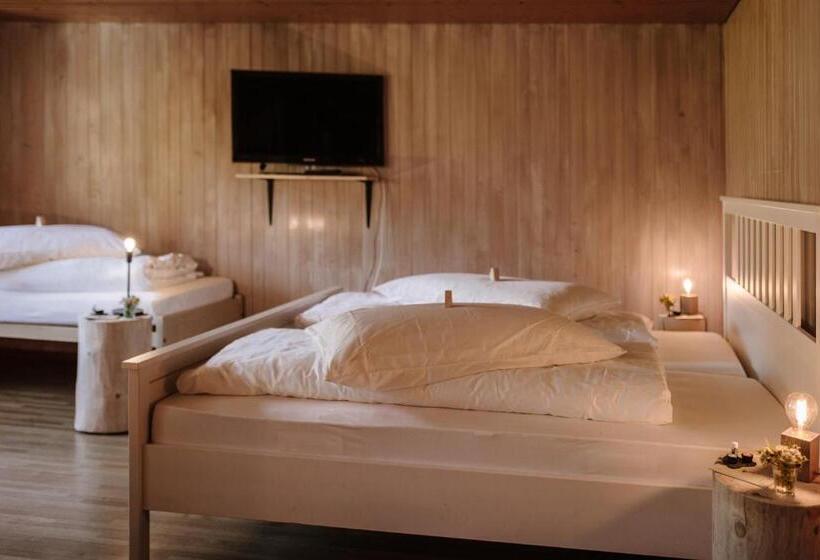 标准三人间, Wildstrubel Lodge