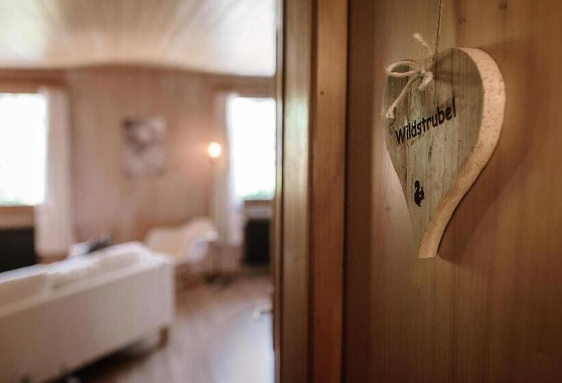标准三人间, Wildstrubel Lodge