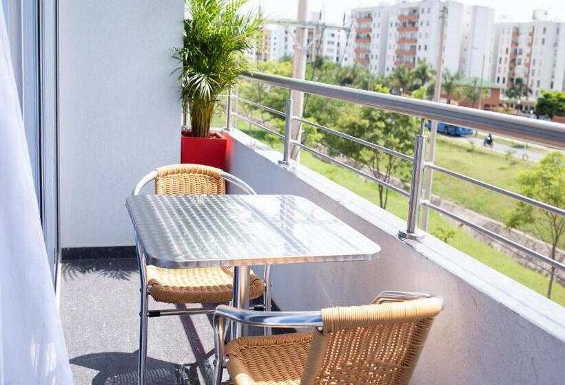 バルコニー付きデラックスルーム, Be Suites Cali