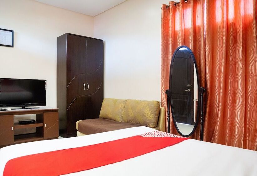 חדר דלוקס, Oyo 153 Monclaire Suites