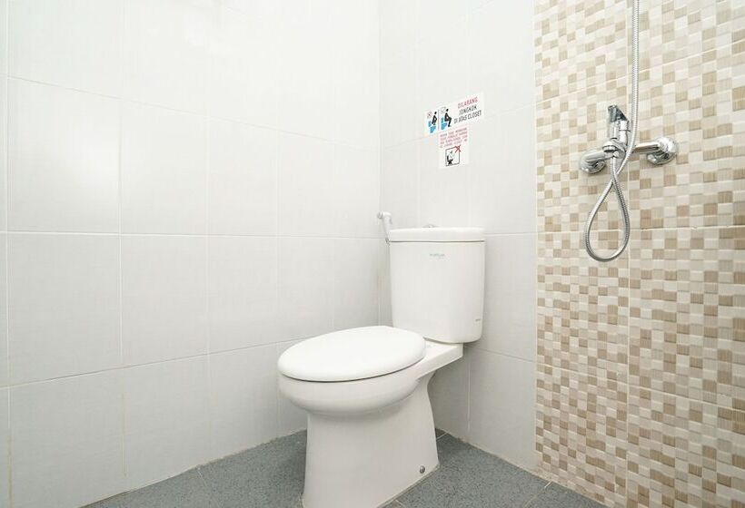 Quarto Estandar Individual, Oyo 614 Graha 8 Syariah