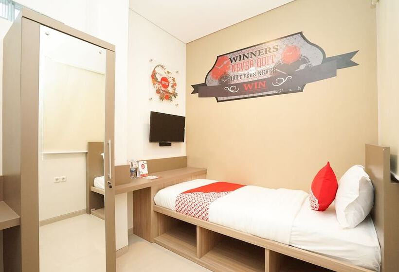 Quarto Estandar Individual, Oyo 614 Graha 8 Syariah