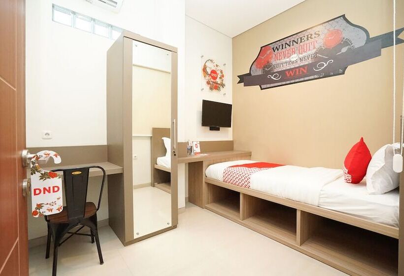 Quarto Estandar Individual, Oyo 614 Graha 8 Syariah