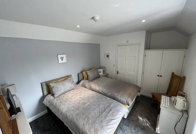 스탠다드 룸, The Ship Inn