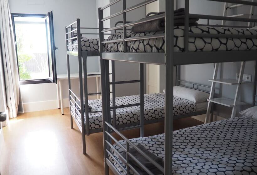 חדר סטנדרט לארבעה, Hostel Once Nudos
