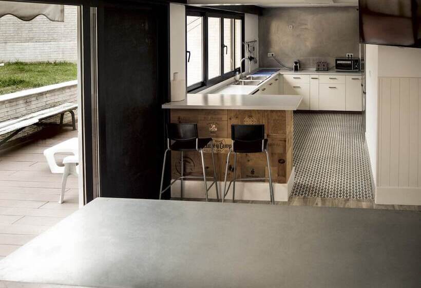 חדר משפחתי חדר אמבטיה משותף, Hostel Once Nudos