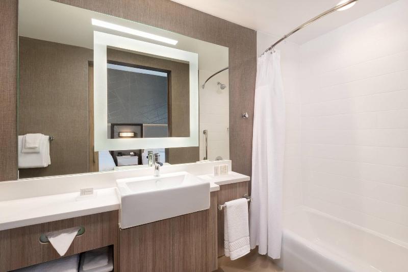 带大床的套房, Springhill Suites By Marriott Tifton