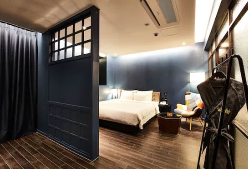 اتاق سوپریور, Wanted