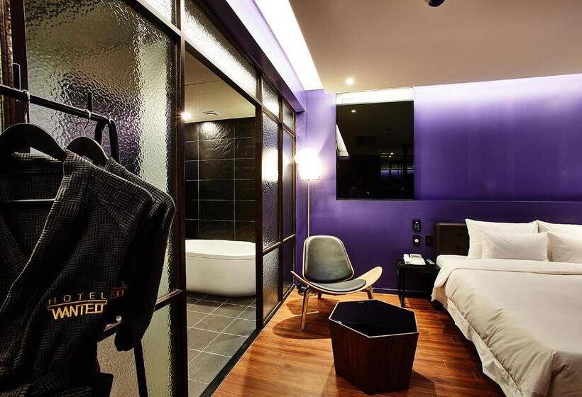 اتاق سوپریور, Wanted