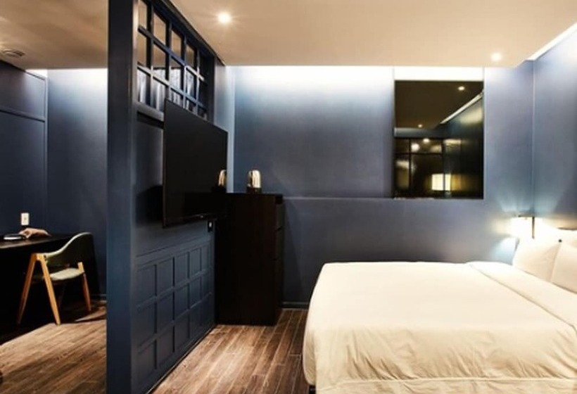 اتاق سوپریور, Wanted