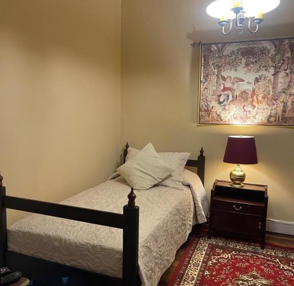 اتاق استاندارد یک تخته با سرویس بهداشتی مشترک, Casa Dos Leones