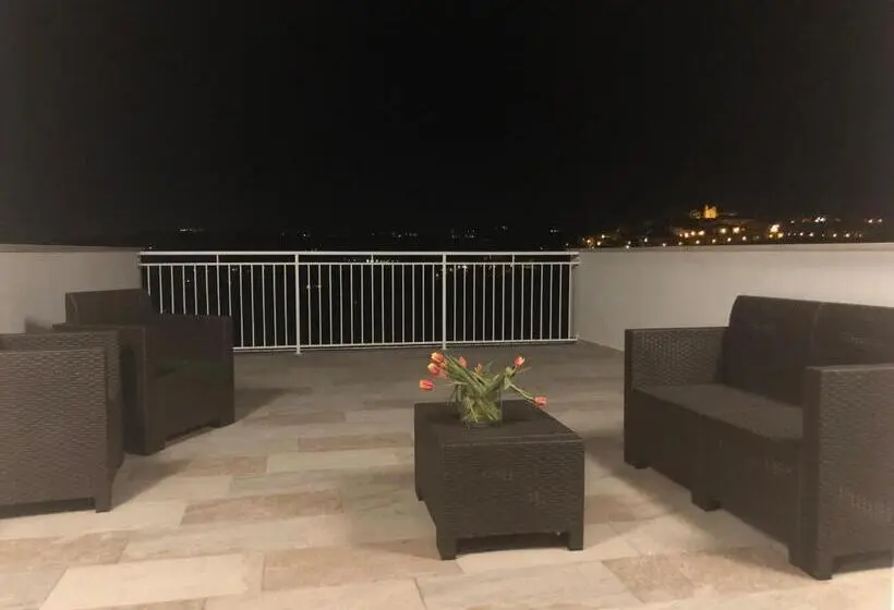 اتاق استاندارد با تخت بزرگ, Casablanca