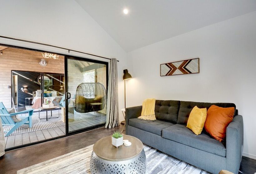 בקתה, Lucky Arrow Retreat  Dripping Springs