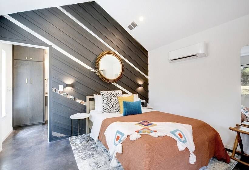 בקתה, Lucky Arrow Retreat  Dripping Springs