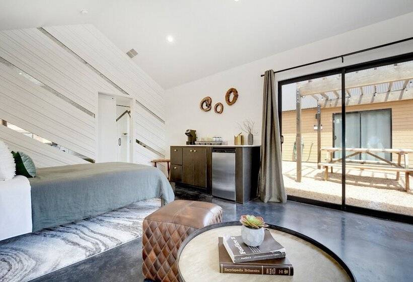 בקתה, Lucky Arrow Retreat  Dripping Springs