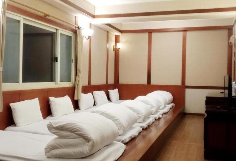 اتاق لوکس چهار تخته, Keton Motel Hualien