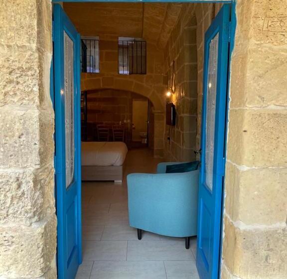 سوییت خانوادگی, Ta Pinu Guesthouse