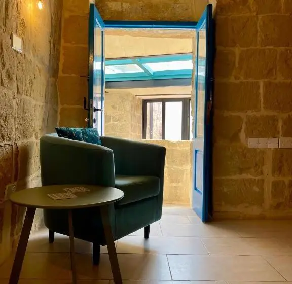 سوییت خانوادگی, Ta Pinu Guesthouse