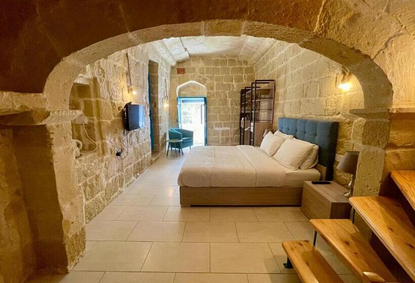 سوییت خانوادگی, Ta Pinu Guesthouse