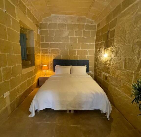 اتاق استاندارد با تراس, Ta Pinu Guesthouse