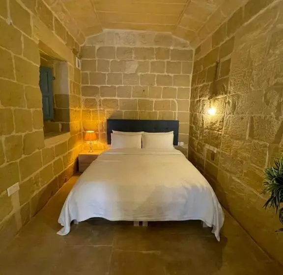 اتاق استاندارد با تراس, Ta Pinu Guesthouse