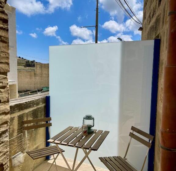 اتاق استاندارد با تراس, Ta Pinu Guesthouse