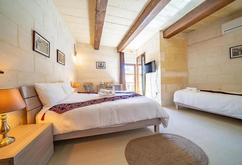 اتاق استاندارد سه نفره, Ta Pinu Guesthouse