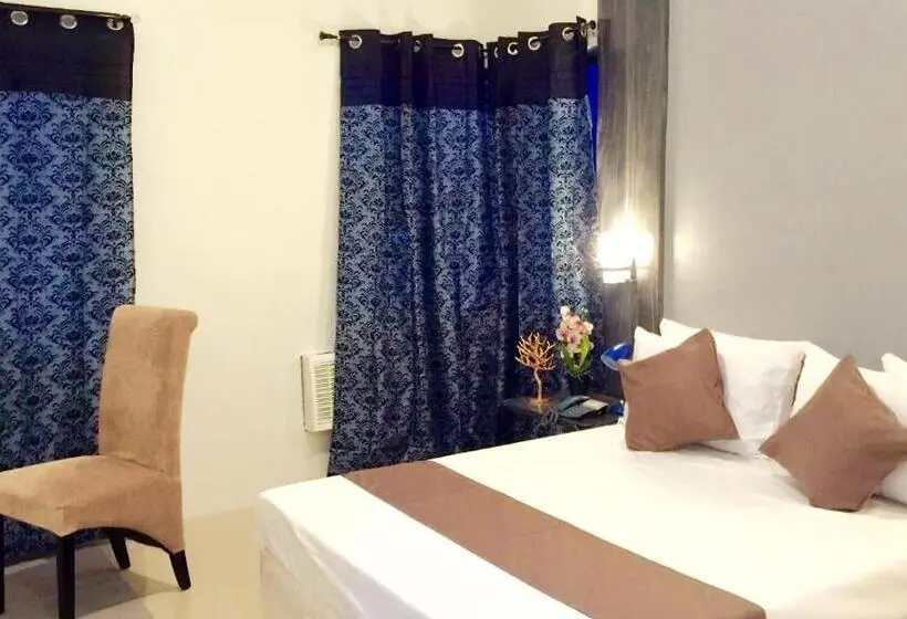 Superior Kolmen Hengen Huone, My Dream Place Hotel Near Robinsons Mall