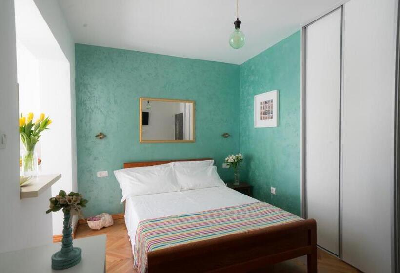 اتاق لوکس با بالکن, Astakos Apartments Budva