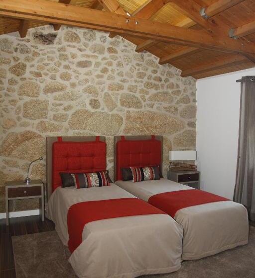 庭の見えるスタンダードトリプルルーム, Casas Do Regato