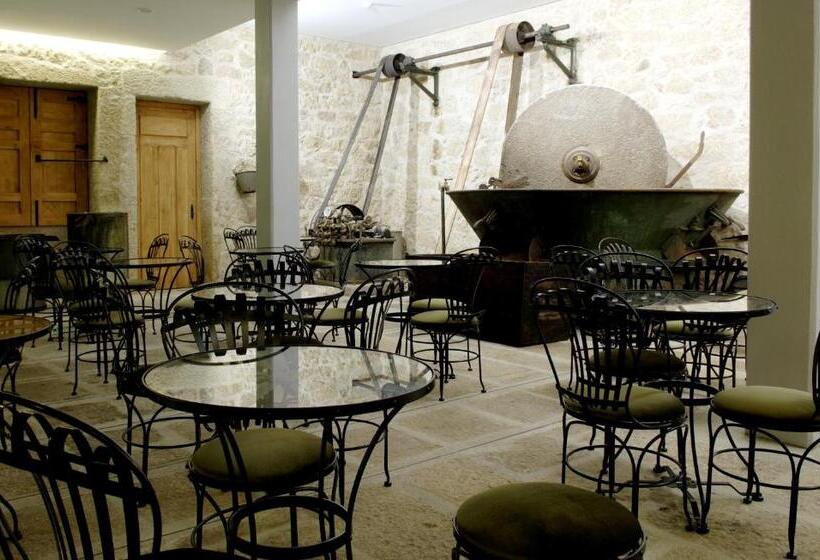 デラックススイート, Casas Do Regato