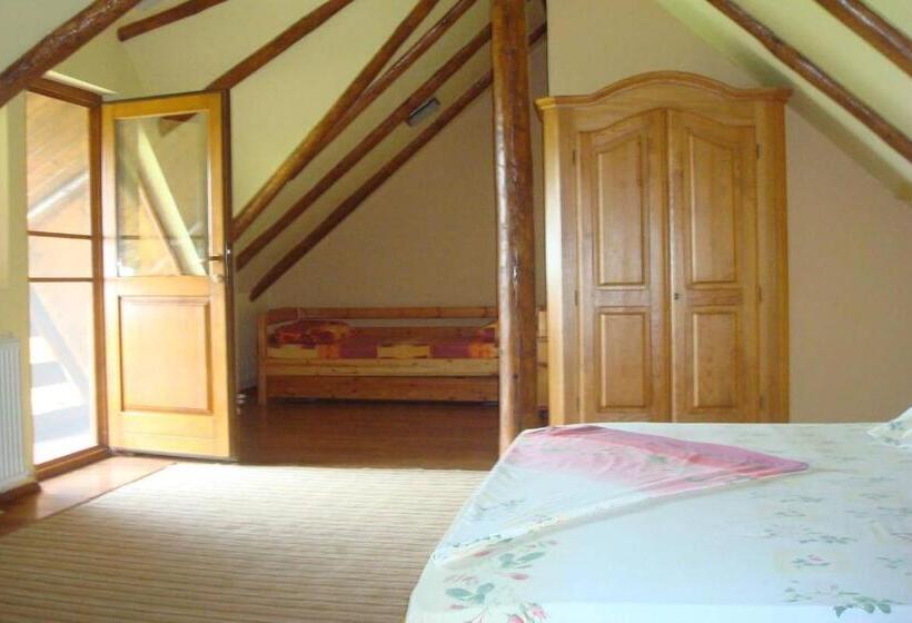 Family Suite, Pensiunea Heracleea