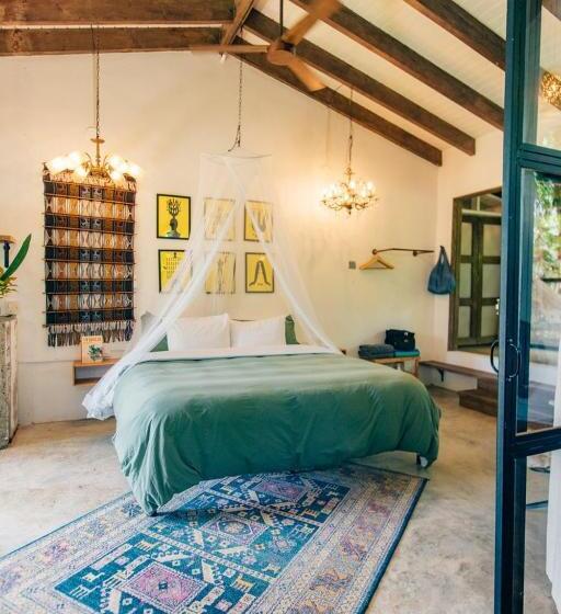 ویلای 2 خوابه, Finca Victoria