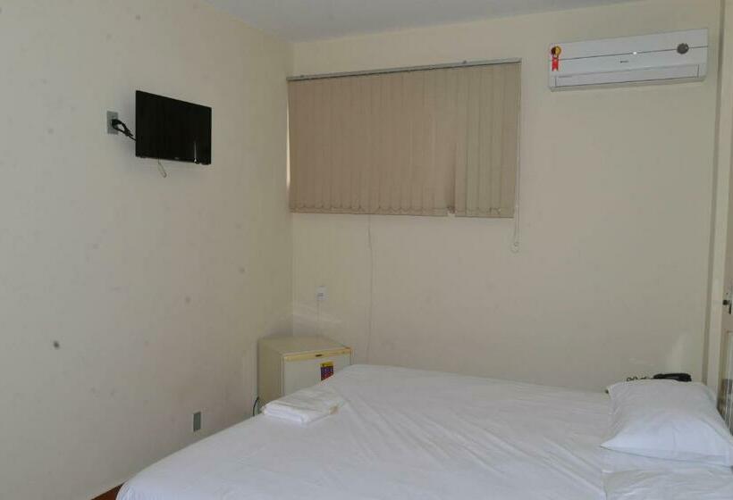 豪华房间, D' Lucca