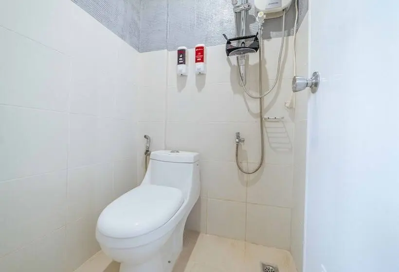 スタンダードルーム, Reddoorz Plus @ Casa Lucia Sindalan San Fernando City Pampanga
