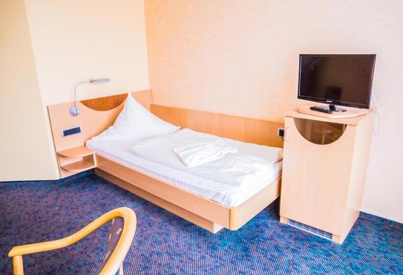 Номер Стандарт Индивидуальный, Warias Hotel & Restaurant