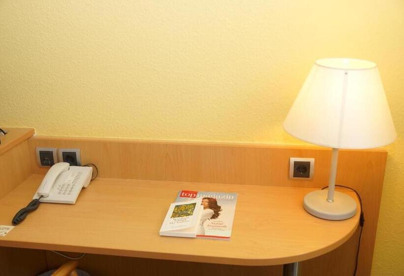 スタンダードルーム, Warias Hotel & Restaurant